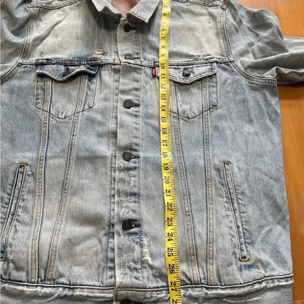 Levi’s Men’s Trucker Jacket XXL Distressed Denim Soft Broken-In Feel 25x29 - Picture 11 of 16